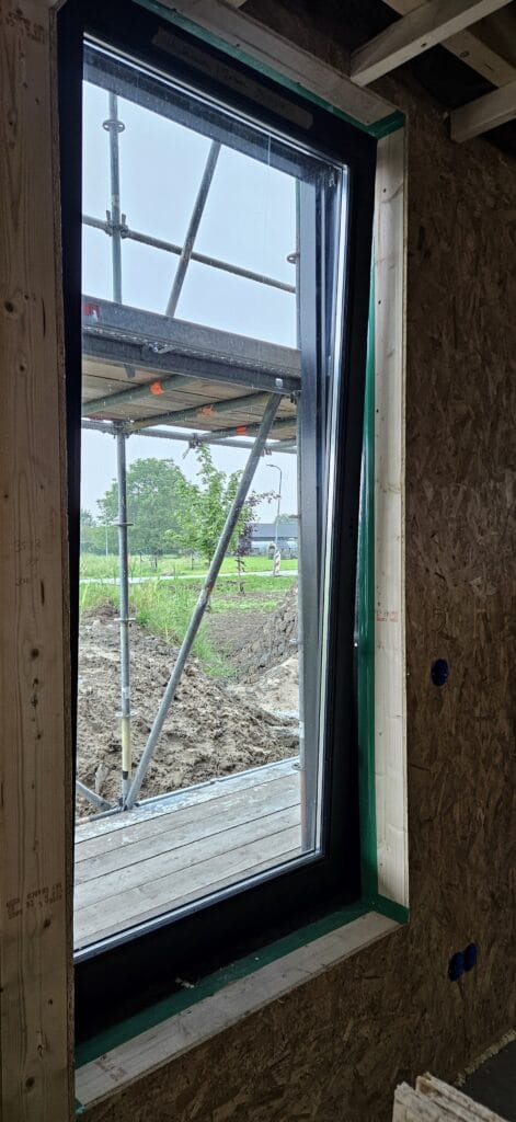 Glaszettersbedrijf Nieuw dubbel glas geplaatst