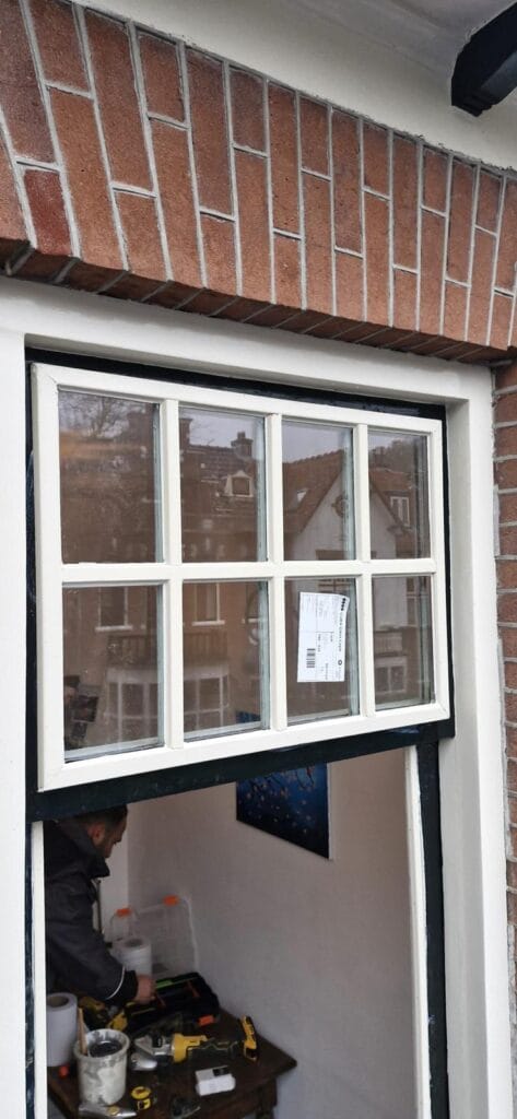 Glaszettersbedrijf Kleine raampjes vervangen