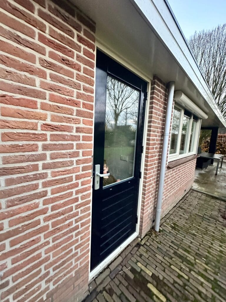 Glaszettersbedrijf Glas buitendeur vervangen Glaszetter Niewendijk