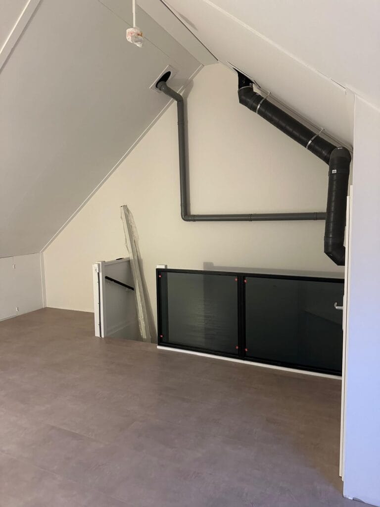 Glaszettersbedrijf Trap met glaswand