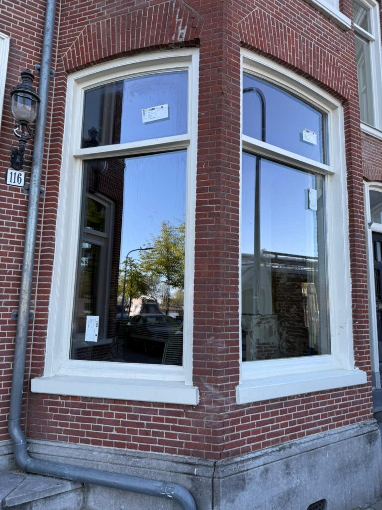 Glaszettersbedrijf hr glas geplaatst in apeldoorn bij jaren 30 woning