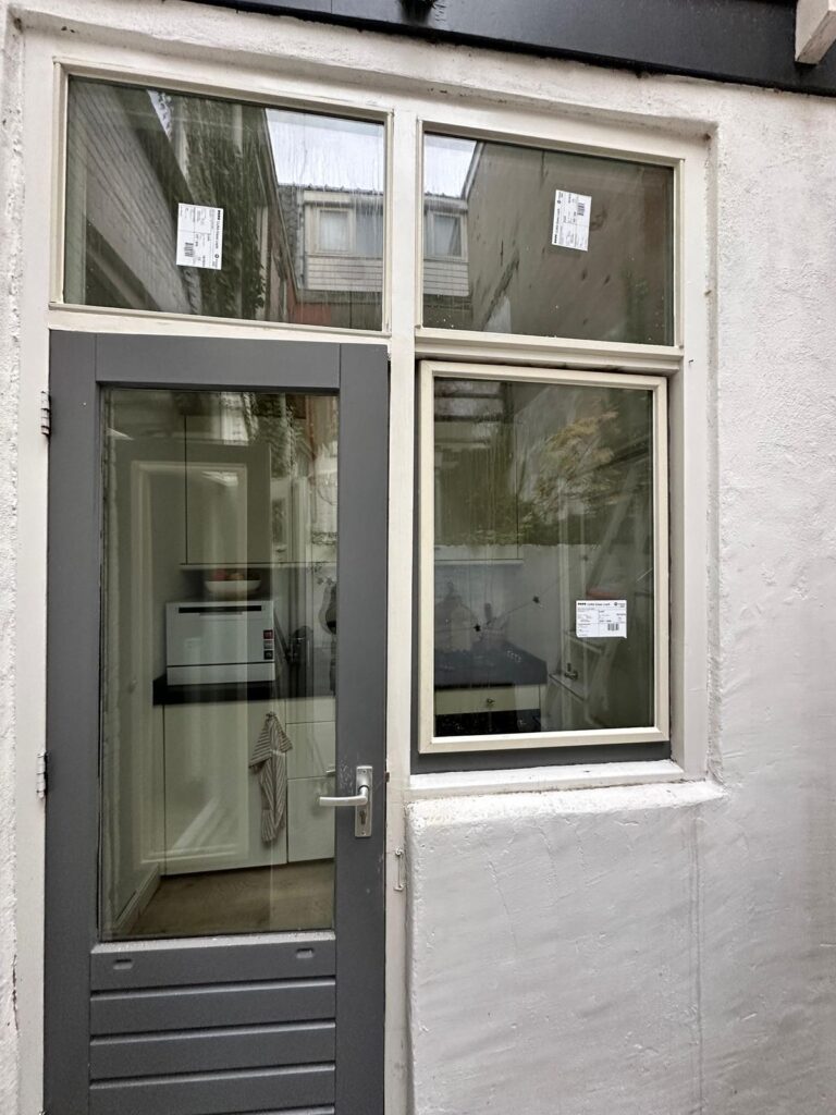 Plaatsing van HR++ glas in een jaren 30 woning in Haarlem