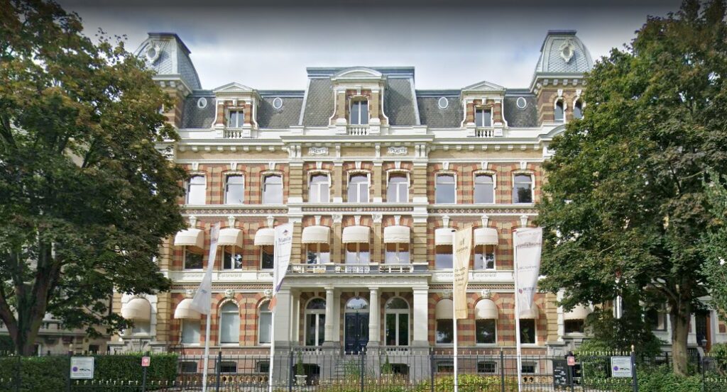 De hoofdlocatie van GlasGigant aan het Westplein in Rotterdam